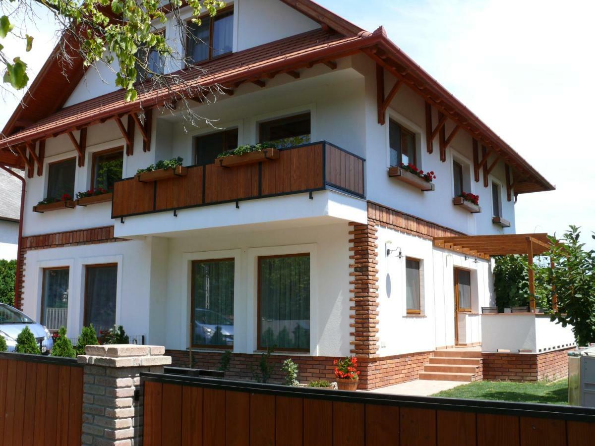 Sara Apartman Hévíz Buitenkant foto