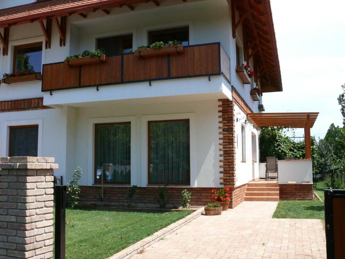 Sara Apartman Hévíz Buitenkant foto